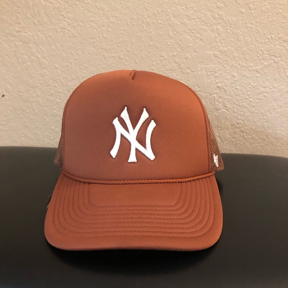 NWOT 47 Brand UO New York Yankees Brown Trucker Snapback Baseball Rope Hat Cap